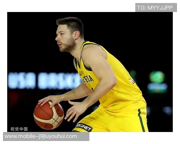 美国男篮与澳大利亚队激战正酣谁能在国际赛场上笑到最后